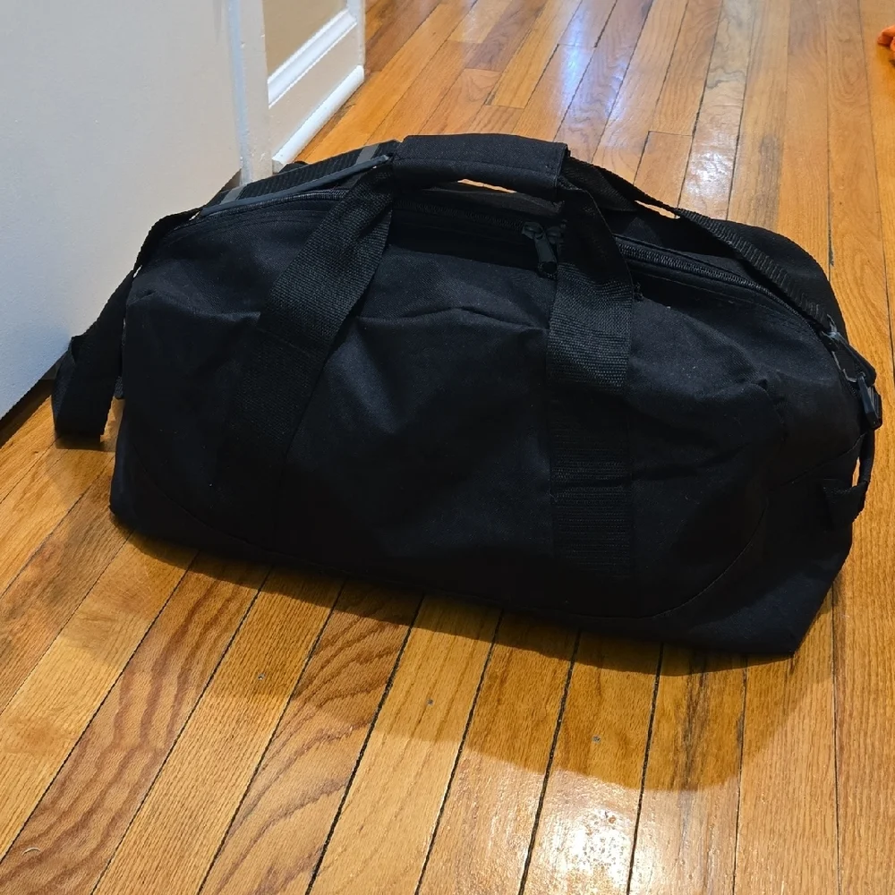 UC BEARCATS ▪︎ Black w/ White Logo Duffel Bag